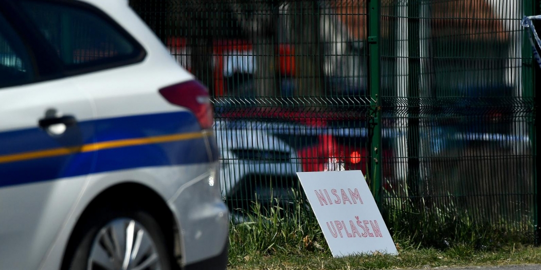 Zagreb: U blizini mjesta pada letjelice netko je osjetio potrebu da iskaže kako se osjeća Zagreb: U blizini mjesta pada letjelice netko je osjetio potrebu da iskaže kako se osjeća