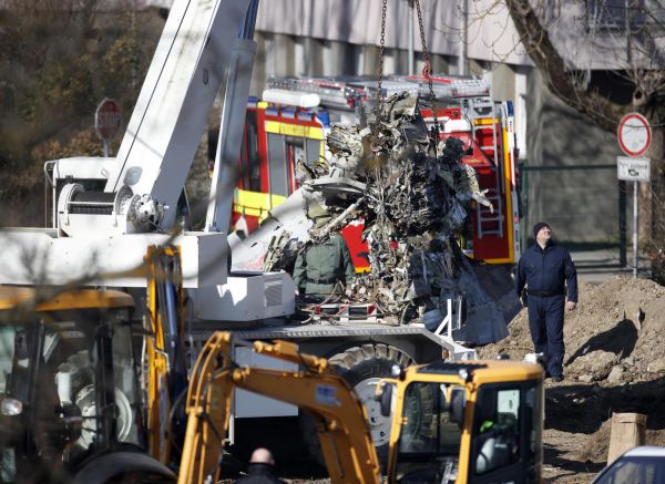 Zagreb: Dio letjelice konačno izvučen
