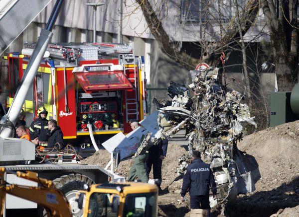 Zagreb: Dio letjelice konačno izvučen