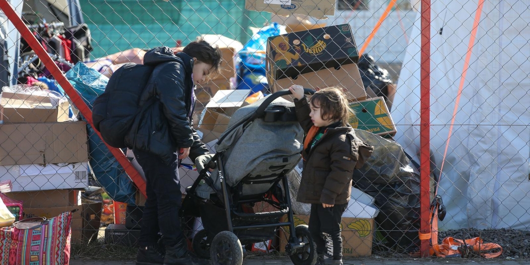 Izbjeglice iz Ukrajine pristižu na granični prijelaz Visne Nemecke Izbjeglice iz Ukrajine pristižu na granični prijelaz Visne Nemecke