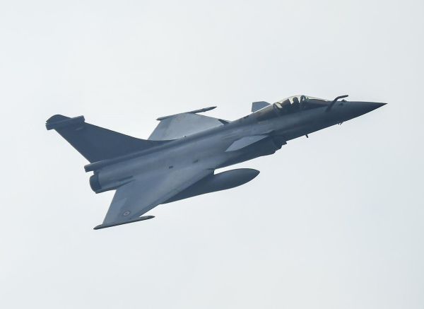 Dva borbena aviona preletjela su iznad Zagreba