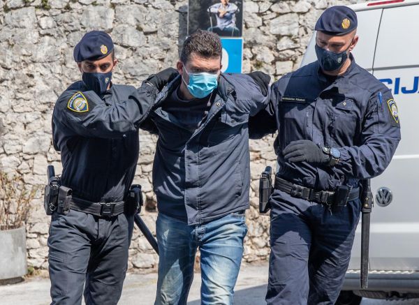 Dubrovnik: Osumnjičeni za ubojstvo maloljetnika i brata priveden na sud