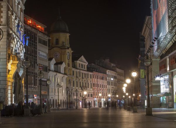 Rijeka: Korzo u mraku u sklopu akcije Sat za planet Zemlju