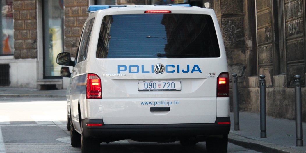 Policija auto 333 Policija auto 333