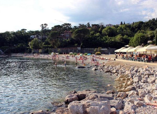 kantrida bazeni plaza morski vuk (1)