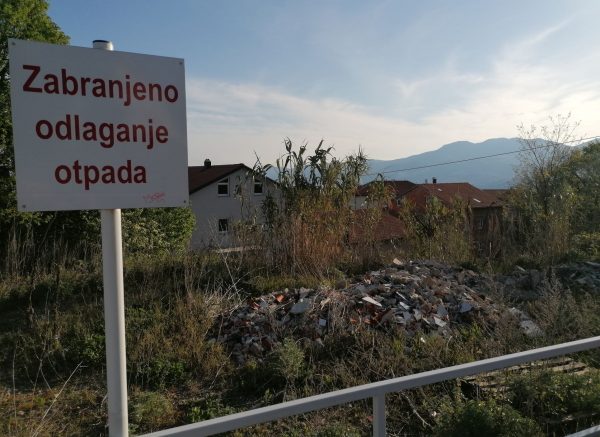 NEVEN ŠANTIĆ FOTKE SMEĆA Granica Grbci – Srdoči
