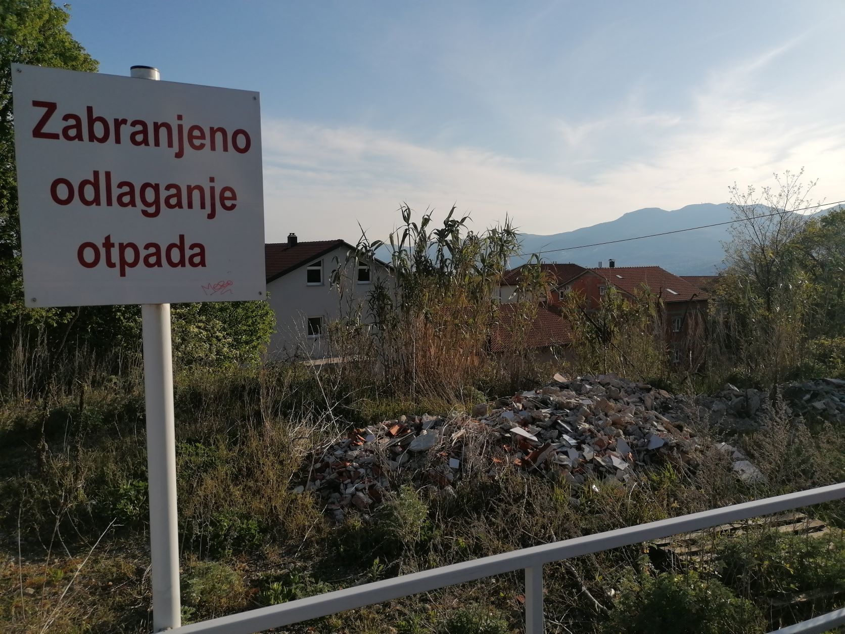 NEVEN ŠANTIĆ FOTKE SMEĆA Granica Grbci – Srdoči NEVEN ŠANTIĆ FOTKE SMEĆA Granica Grbci – Srdoči