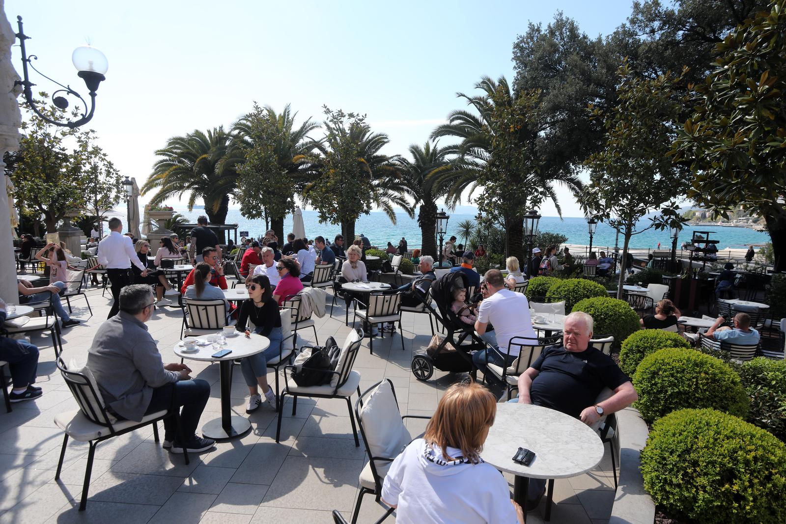 Opatija: Stigli brojni turisti za uskrsne blagdane