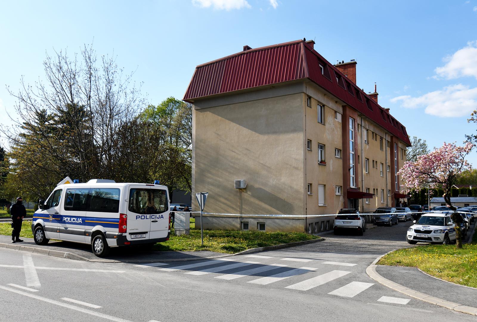 Policijski očevid u Ivancu gdje je pronađeno žensko i muško tijelo Policijski očevid u Ivancu gdje je pronađeno žensko i muško tijelo