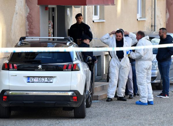 Policijski očevid u Ivancu gdje je pronađeno žensko i muško tijelo