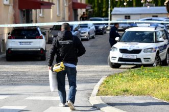 Policijski očevid u Ivancu gdje je pronađeno žensko i muško tijelo Policijski očevid u Ivancu gdje je pronađeno žensko i muško tijelo