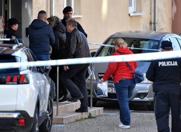 Policijski očevid u Ivancu gdje je pronađeno žensko i muško tijelo
