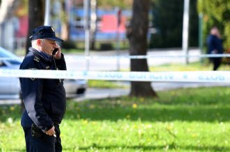 Policijski očevid u Ivancu gdje je pronađeno žensko i muško tijelo Policijski očevid u Ivancu gdje je pronađeno žensko i muško tijelo