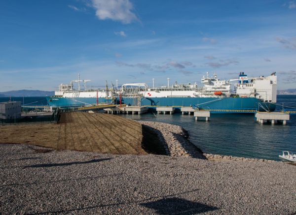 LNG terminal na Krku Hrvatskoj osigurava neophodne količine plina u trenutku kada SAD i EU donose sankcije za Rusiju