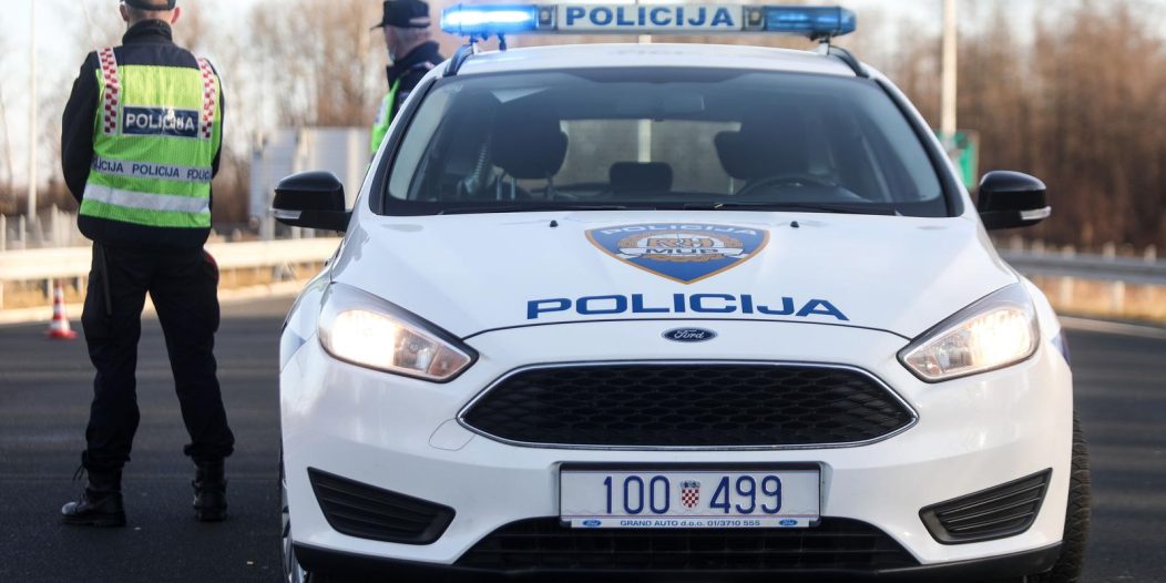 Policija na punktovima diljem Hrvatske provjerava propusnice Policija na punktovima diljem Hrvatske provjerava propusnice