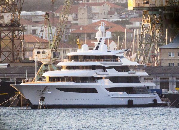 Jahta Royal Romance uhićenog oligarha  Viktora Medvedchuka nalazi se u Trogiru