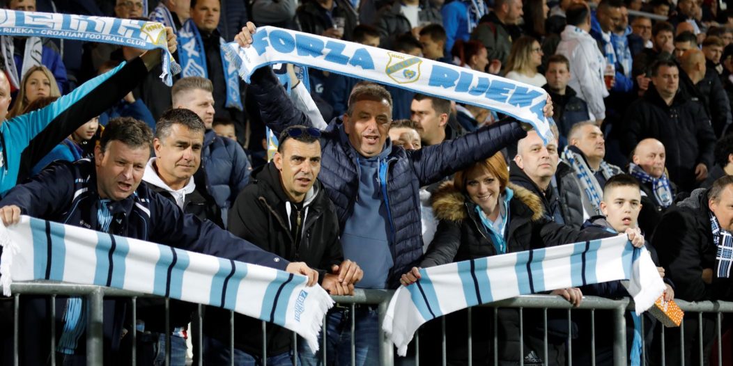 rijeka dinamo navijači 100422 12 rijeka dinamo navijači 100422 12
