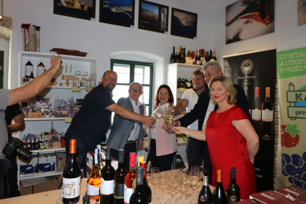 KASETICA pgz promocija kuca vina katunar (11)