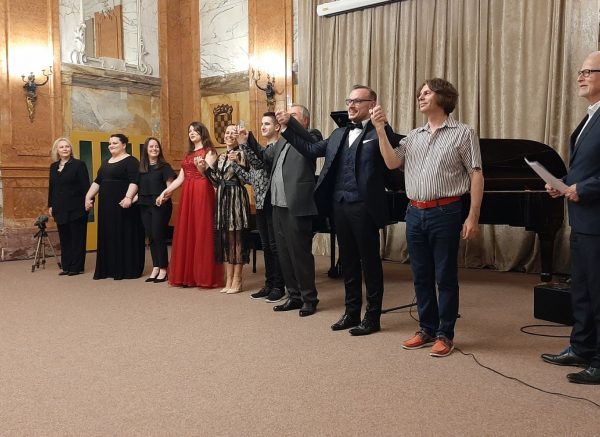 Nastupom na koncertu Budi tu oduševili publiku