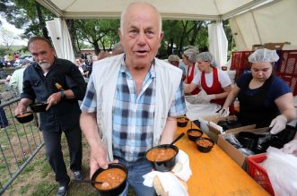 Tradicionalna proslava Praznika rada u organizaciji županijskog SDP-a ove godine održana je u Trsatu Tradicionalna proslava Praznika rada u organizaciji županijskog SDP-a ove godine održana je u Trsatu