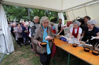 Tradicionalna proslava Praznika rada u organizaciji županijskog SDP-a ove godine održana je u Trsatu Tradicionalna proslava Praznika rada u organizaciji županijskog SDP-a ove godine održana je u Trsatu