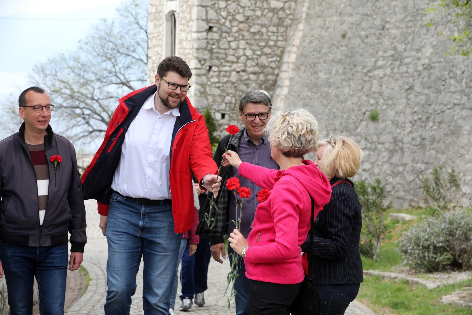 Tradicionalna proslava Praznika rada u organizaciji županijskog SDP-a ove godine održana je u Trsatu Tradicionalna proslava Praznika rada u organizaciji županijskog SDP-a ove godine održana je u Trsatu