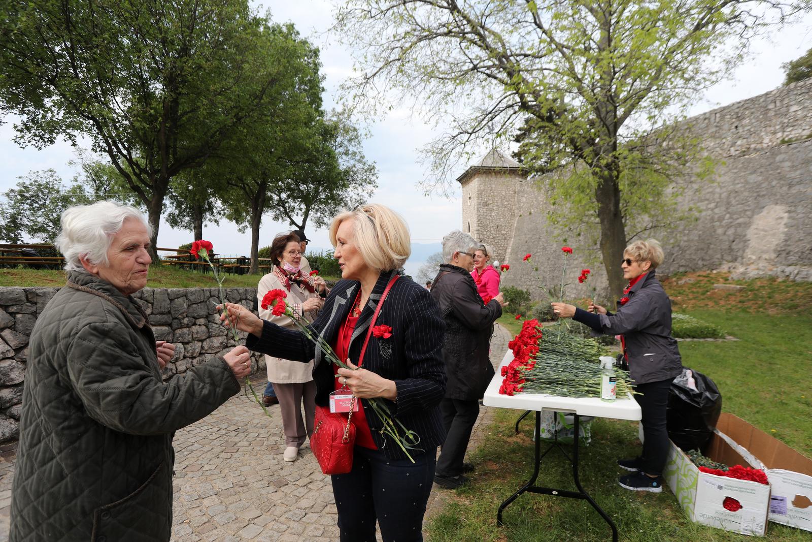 Tradicionalna proslava Praznika rada u organizaciji županijskog SDP-a ove godine održana je u Trsatu Tradicionalna proslava Praznika rada u organizaciji županijskog SDP-a ove godine održana je u Trsatu