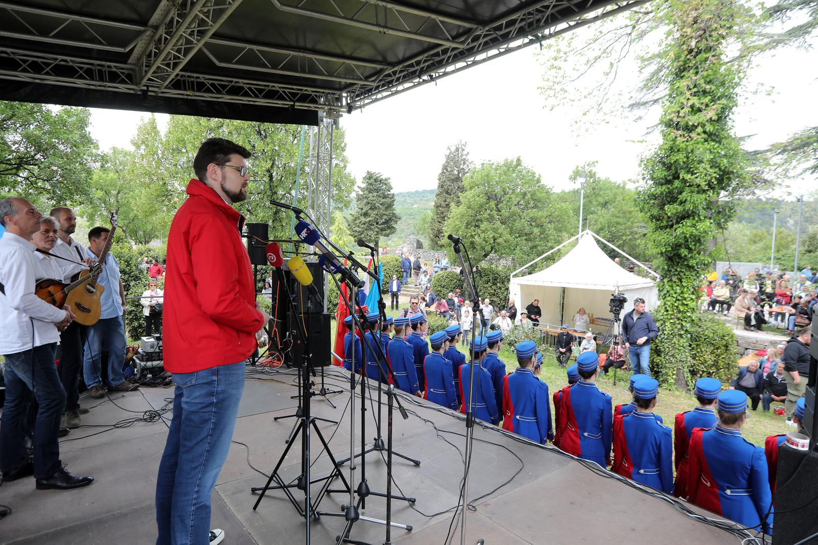 Tradicionalna proslava Praznika rada u organizaciji županijskog SDP-a ove godine održana je u Trsatu Tradicionalna proslava Praznika rada u organizaciji županijskog SDP-a ove godine održana je u Trsatu
