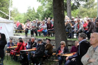 Tradicionalna proslava Praznika rada u organizaciji županijskog SDP-a ove godine održana je u Trsatu Tradicionalna proslava Praznika rada u organizaciji županijskog SDP-a ove godine održana je u Trsatu