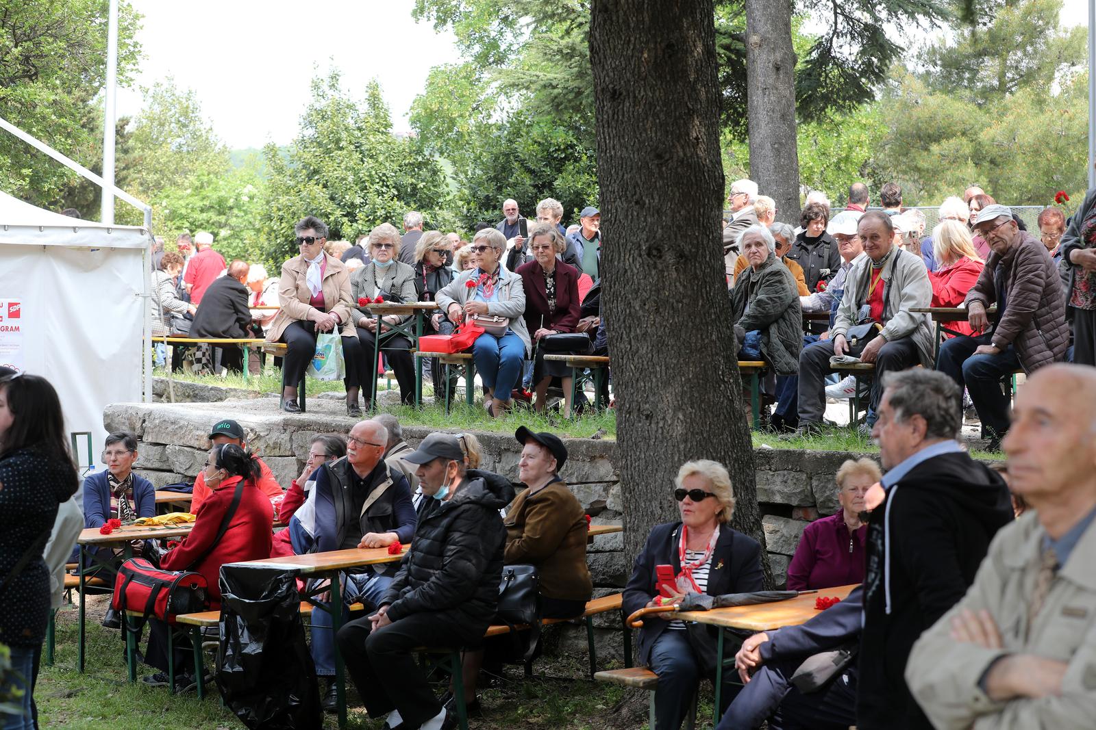 Tradicionalna proslava Praznika rada u organizaciji županijskog SDP-a ove godine održana je u Trsatu Tradicionalna proslava Praznika rada u organizaciji županijskog SDP-a ove godine održana je u Trsatu