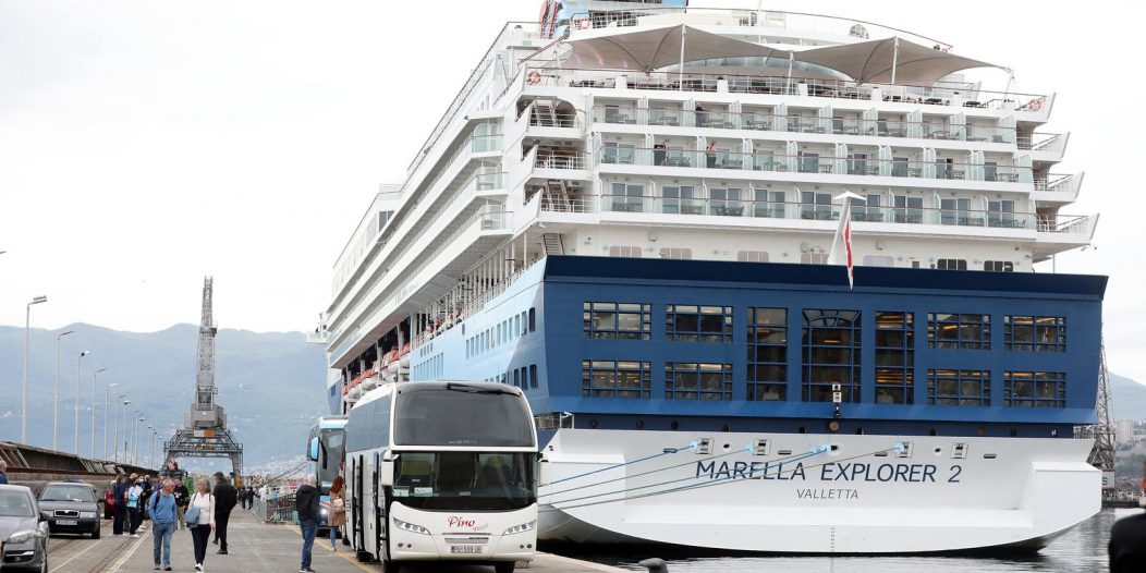 Rijeka: Prvi ovogodišnji kruzer Marella Explorer 2 uplovio u luku Rijeka: Prvi ovogodišnji kruzer Marella Explorer 2 uplovio u luku