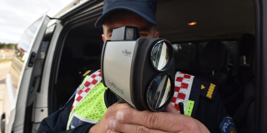 Vodice: Zbog u?estalih prometnih nesre?a policija kontrolira brzinu vozila Vodice: Zbog u?estalih prometnih nesre?a policija kontrolira brzinu vozila
