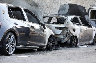 U Rijeci sinoć gorjelo šest automobila, očevid je u tijeku U Rijeci sinoć gorjelo šest automobila, očevid je u tijeku