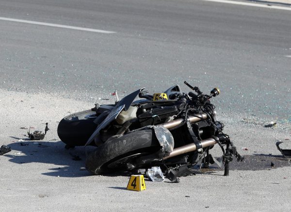 U prometnoj nereći kod Brodarice teško stradao motociklist