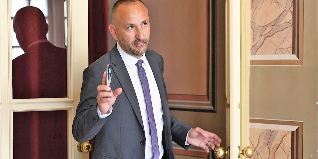Šibenik: Zekanović izašao iz dvorane kada je Milanović započeo govor Šibenik: Zekanović izašao iz dvorane kada je Milanović započeo govor