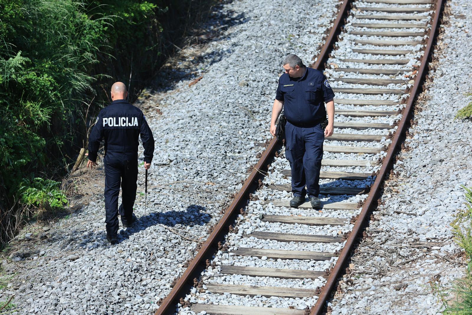 Našice: Muškarac ubio djevojku pa pokušao počiniti samoubojstvo Našice: Muškarac ubio djevojku pa pokušao počiniti samoubojstvo