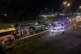 Zagreb: Torcida na povratku na autocesti napala policiju koja je uzvratila vatrenim oružjem Zagreb: Torcida na povratku na autocesti napala policiju koja je uzvratila vatrenim oružjem