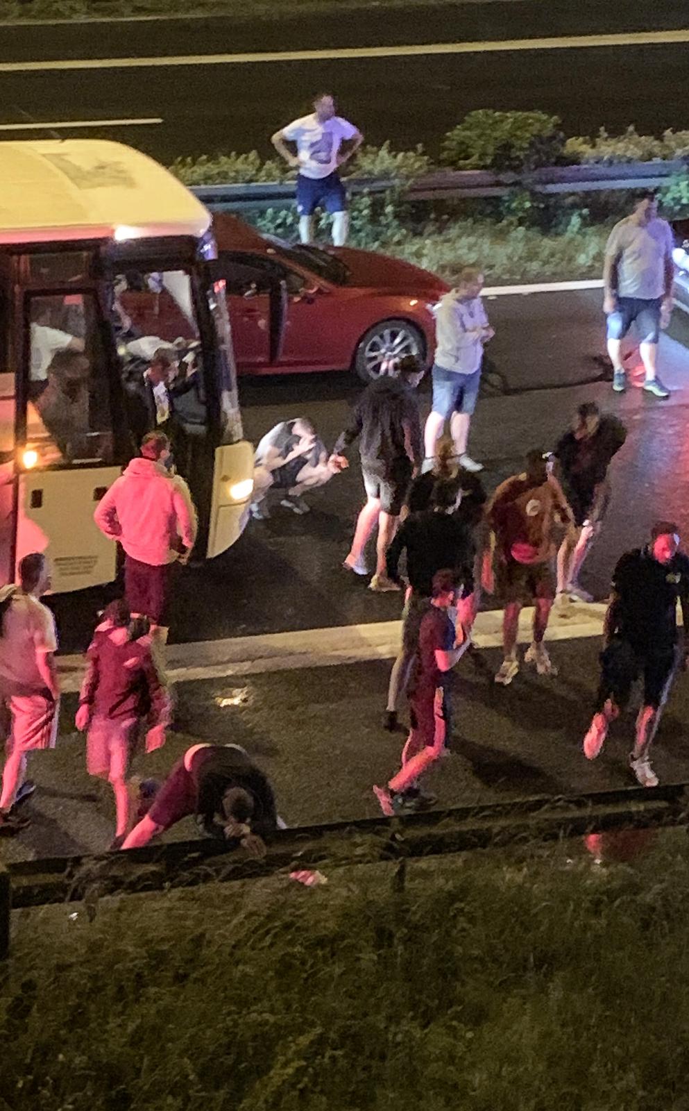Zagreb: Torcida na povratku na autocesti napala policiju koja je uzvratila vatrenim oružjem Zagreb: Torcida na povratku na autocesti napala policiju koja je uzvratila vatrenim oružjem