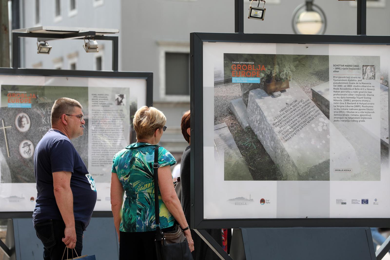 Rijeka: Na Korzu otvorena je izložba 16 fotografija grobnih mjesta umjetnika Rijeka: Na Korzu otvorena je izložba 16 fotografija grobnih mjesta umjetnika
