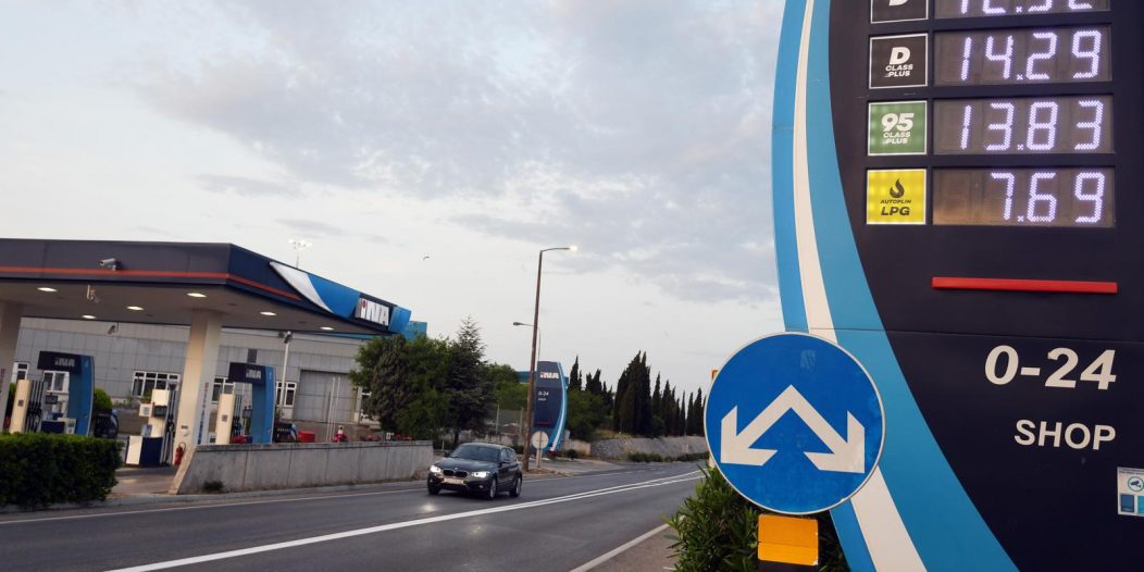 Od ponoći skuplji benzin, a jeftiniji dizel Od ponoći skuplji benzin, a jeftiniji dizel