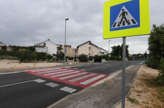 Šibenik: Mjesto nesreće gdje je pijani vozač ozlijedio dvije djevojke Šibenik: Mjesto nesreće gdje je pijani vozač ozlijedio dvije djevojke