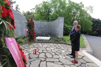 Polaganje-vijenaca-povodom-obilježavanja-Dana-oslobođenja-Rijeke-1 Polaganje-vijenaca-povodom-obilježavanja-Dana-oslobođenja-Rijeke-1