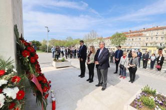 Polaganje-vijenaca-povodom-obilježavanja-Dana-oslobođenja-Rijeke-9 Polaganje-vijenaca-povodom-obilježavanja-Dana-oslobođenja-Rijeke-9