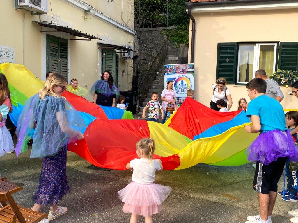 dnd opatija kolibrici senzorni vrt (1) dnd opatija kolibrici senzorni vrt (1)