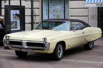 26. međunarodni susret Oldtimer Auto Rally Rijeka 2022. startao je ne Korzu 26. međunarodni susret Oldtimer Auto Rally Rijeka 2022. startao je ne Korzu