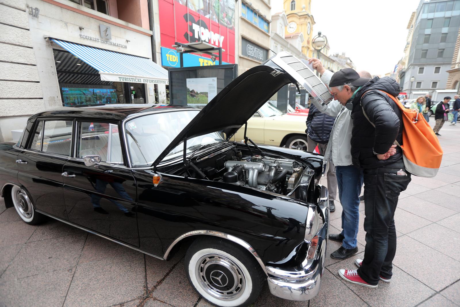 26. međunarodni susret Oldtimer Auto Rally Rijeka 2022. startao je ne Korzu 26. međunarodni susret Oldtimer Auto Rally Rijeka 2022. startao je ne Korzu