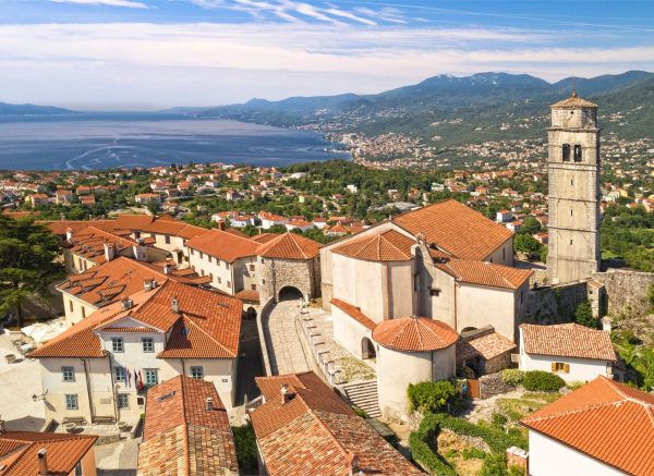 kastav dron pogled