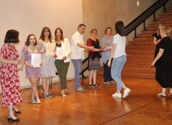 Dodjela-nagrada-mentorima-i-učenicima-za-postignuća-u-školskoj-godini-2020-13