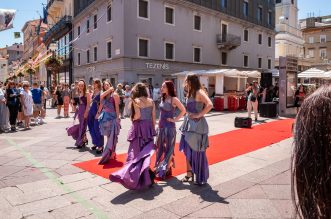 Modna revija učenika Trgovačke i tekstilne škole Rijeka-14 Modna revija učenika Trgovačke i tekstilne škole Rijeka-14