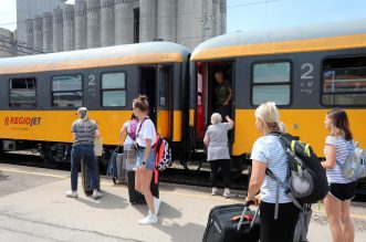 Regiojetov vlak sa turistima iz Češke stigao na riječki kolodvor